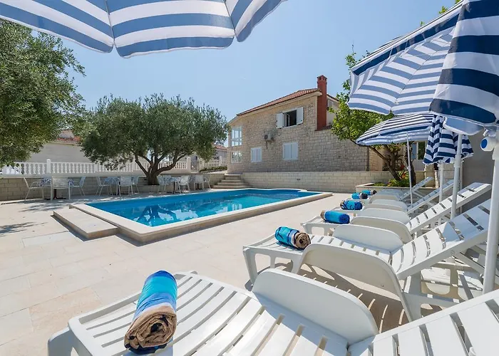 Villa Tomasovic With Pool In Podstrana