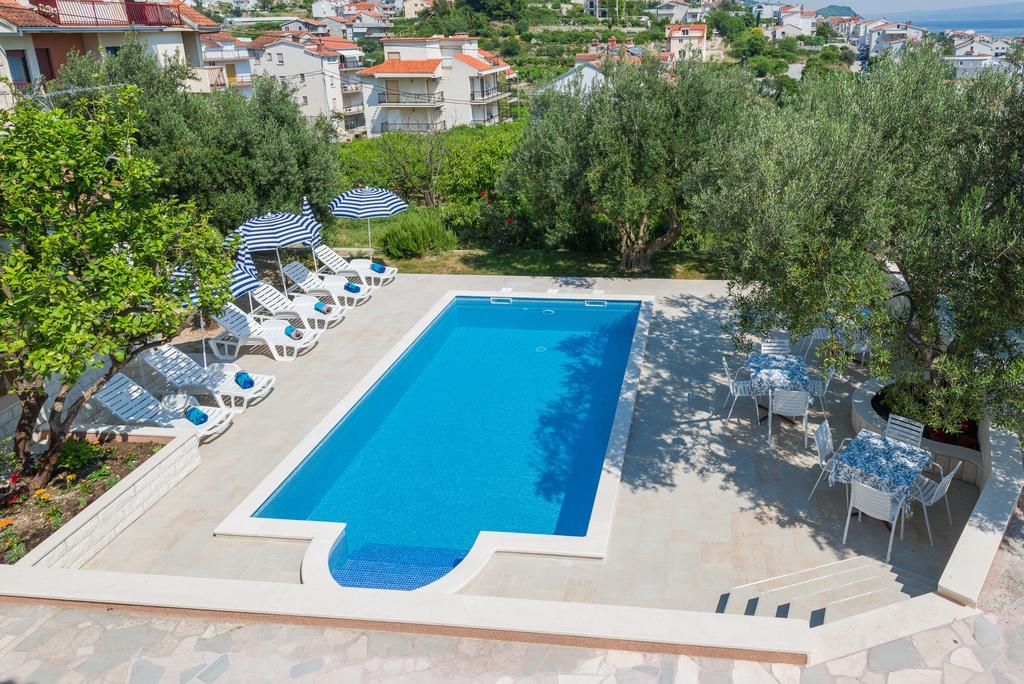 Tomasovic With Pool In * Podstrana