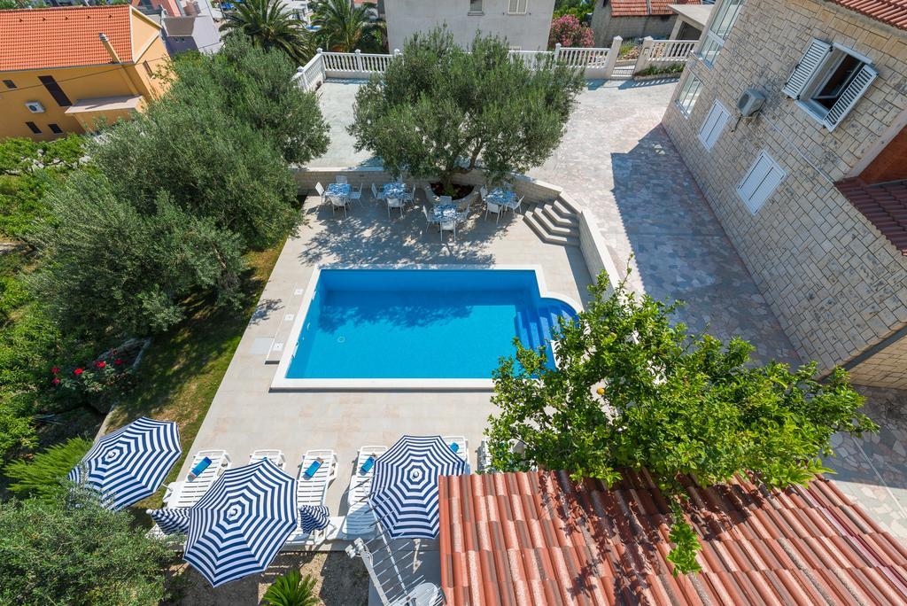 Tomasovic With Pool In * Podstrana