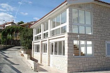 Apartment Tomasovic With Pool In *