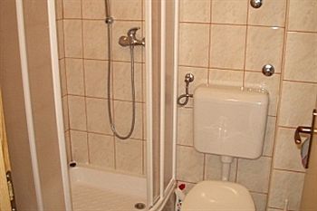 Apartment Tomasovic With Pool In Podstrana